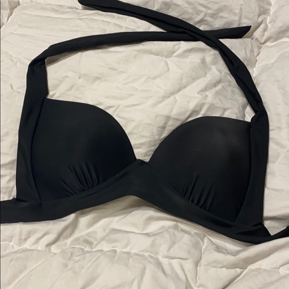 Swimsuit top Medium